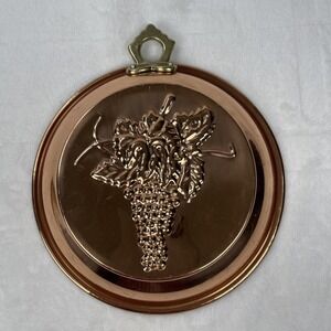 Vintage Aluminum Hanging Mold Grapes ODI 7.5" Kitchen Wall Decor